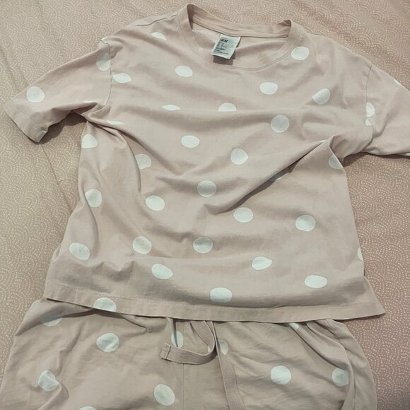 H&M pjs - Picture 1 of 2
